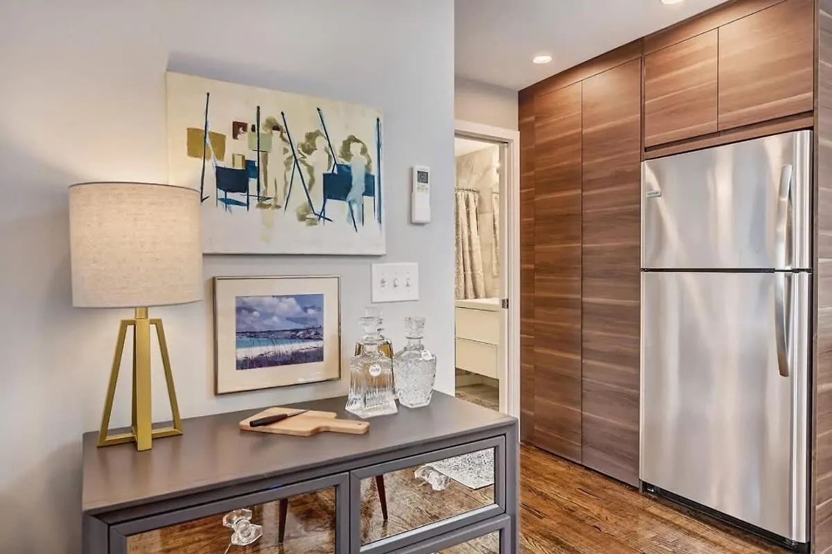 Relax And Recharge In Myers Park Villa Charlotte Holiday home